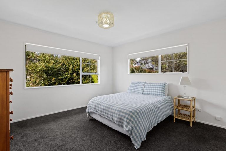 Photo of property in 2/4 Holt Avenue, Torbay, Auckland, 0630