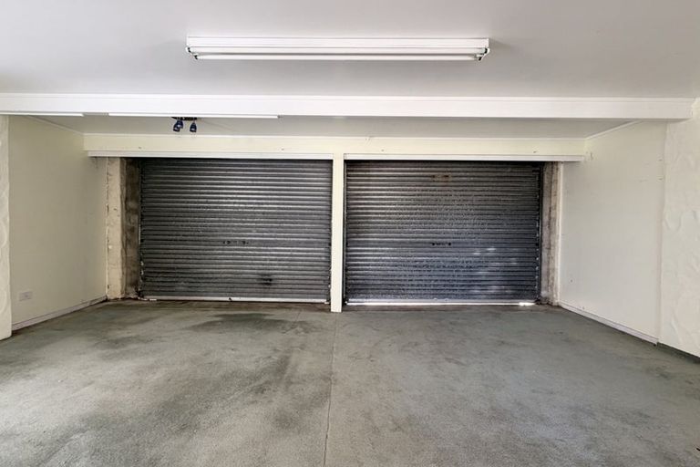 Photo of property in 33 Hutchinsons Road, Bucklands Beach, Auckland, 2014