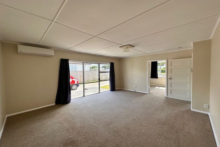 Photo of property in 27 Wilson Street, Waverley, 4510