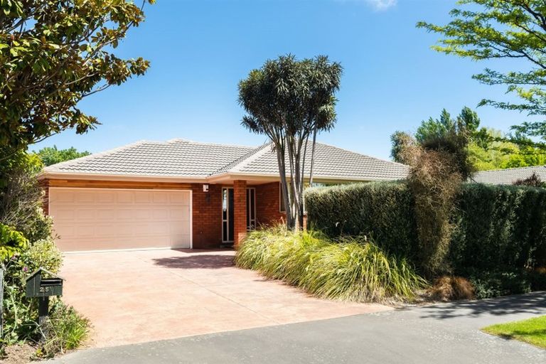 Photo of property in 25 Chesterfield Mews, Russley, Christchurch, 8042