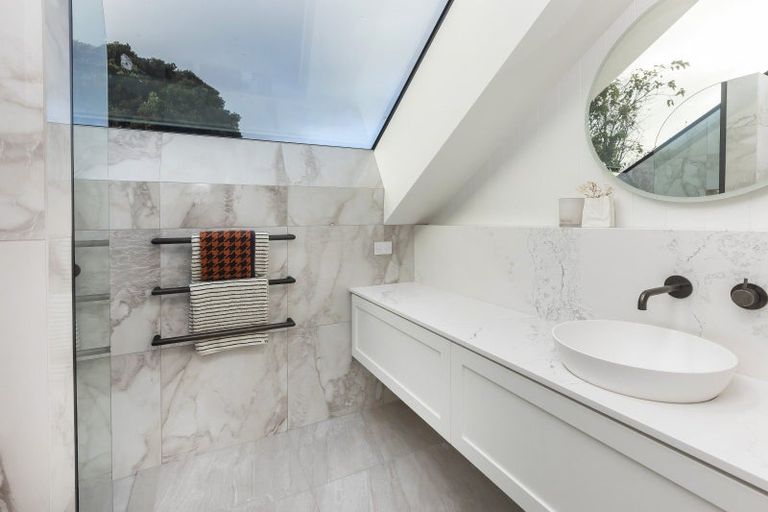 Photo of property in 8a Beachville Road, Redcliffs, Christchurch, 8081