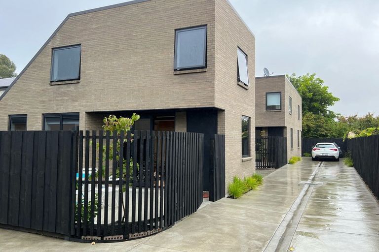 Photo of property in 2/20 Dickens Street, Addington, Christchurch, 8024