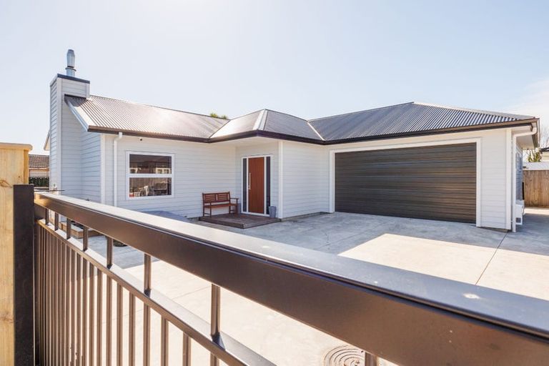 Photo of property in 11a Belvedere Crescent, Takaro, Palmerston North, 4412