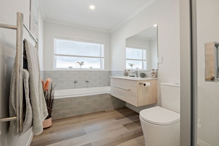 Photo of property in 1/11 Walsh Street, Forest Lake, Hamilton, 3200