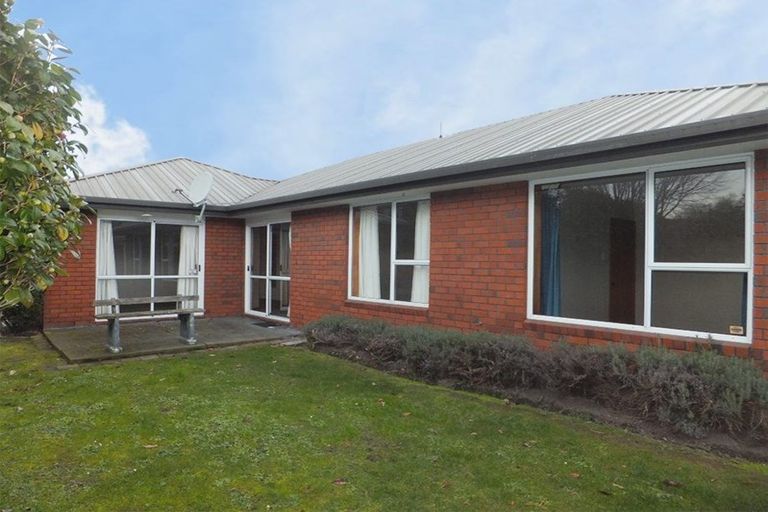 Photo of property in 1/5 Tuscany Place, Beckenham, Christchurch, 8023