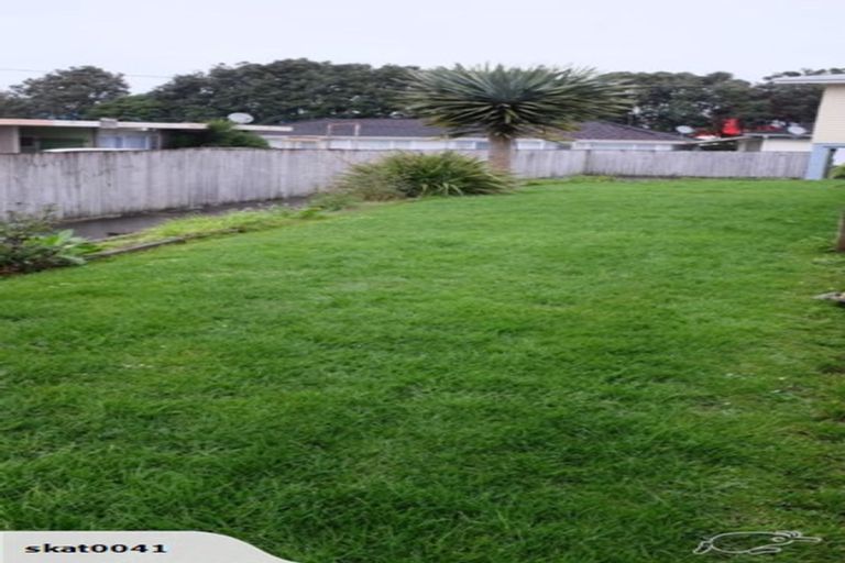 Photo of property in 10b Kaponga Crescent, New Lynn, Auckland, 0600
