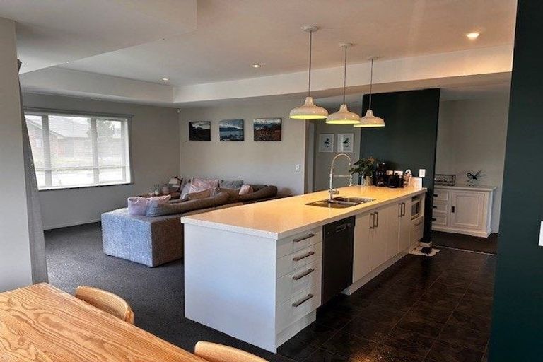 Photo of property in 106 Shillingford Boulevard, Rolleston, 7615