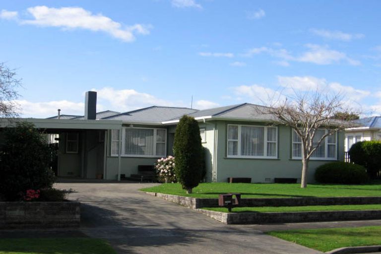 Photo of property in 2 Kapiti Place, Awapuni, Palmerston North, 4412