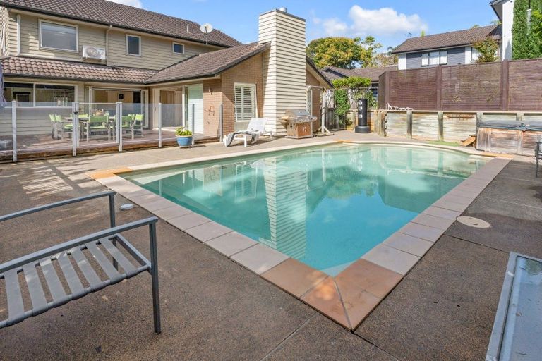 Photo of property in 5 Seymour Road, Mellons Bay, Auckland, 2014