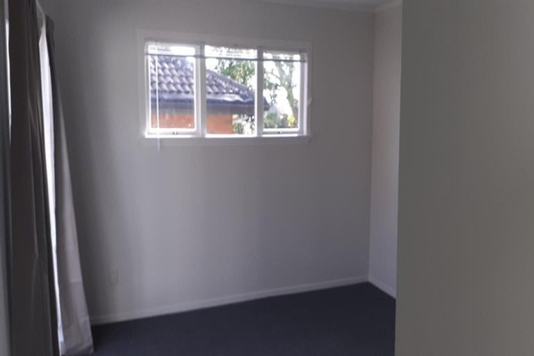 Photo of property in 33 Sturges Road, Henderson, Auckland, 0612