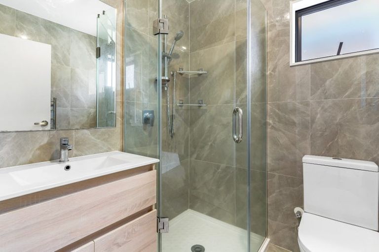 Photo of property in 3b Sheralee Place, Bucklands Beach, Auckland, 2014