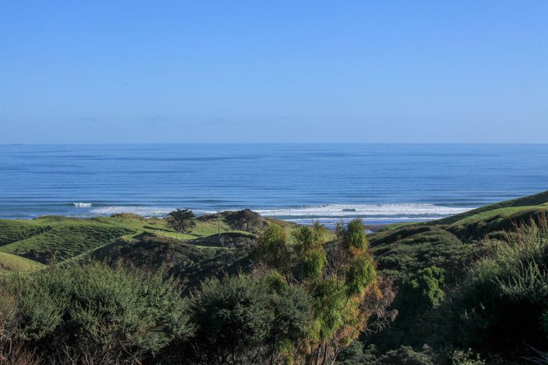 Photo of property in 1580 Whaanga Road, Raglan, 3296