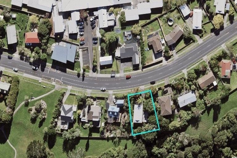 Photo of property in 121 Oreil Avenue, West Harbour, Auckland, 0618