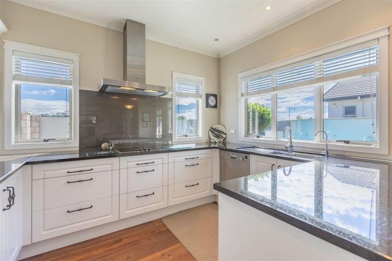 Photo of property in 12 Orotu Drive, Poraiti, Napier, 4112