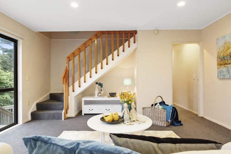 Photo of property in 174 Shaw Road, Oratia, Auckland, 0604