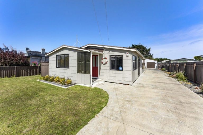 Photo of property in 14 Muapoko Street, Himatangi Beach, Foxton, 4891