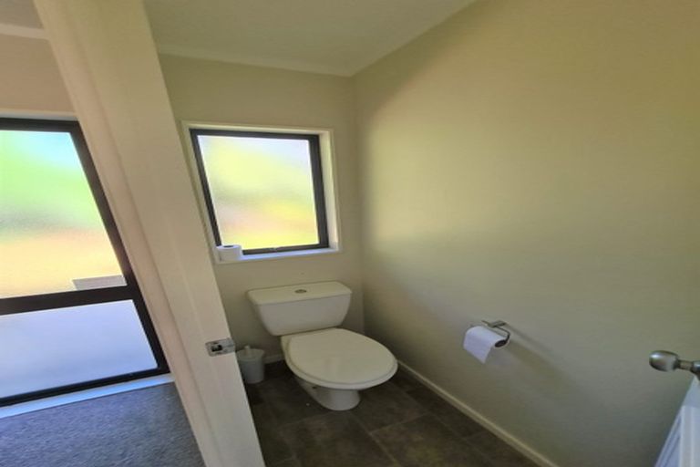 Photo of property in 2/8 Gray Crescent, Torbay, Auckland, 0630