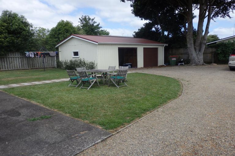 Photo of property in 281 Shakespeare Street, Leamington, Cambridge, 3432