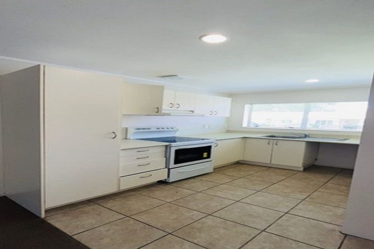 Photo of property in 26 Carlas Way, Ranui, Auckland, 0612