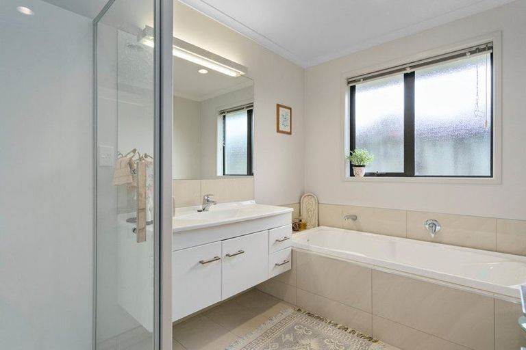 Photo of property in 12 Cotter Place, Cambridge, 3434