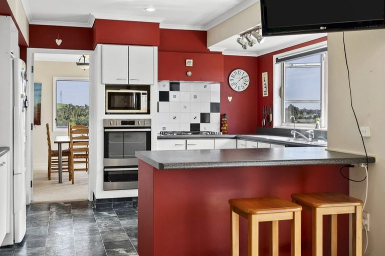 Photo of property in 11b Redwood Crescent, Hurdon, New Plymouth, 4310