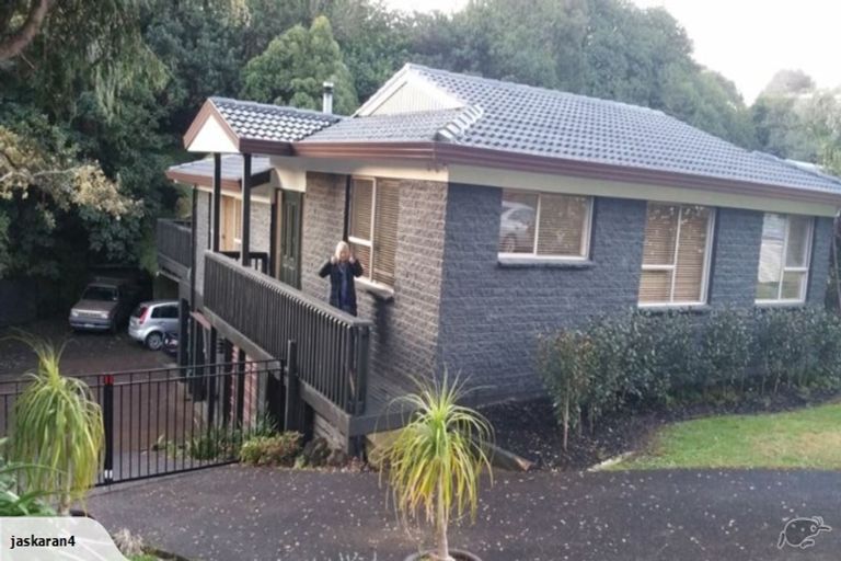 Photo of property in 24 Gibbs Crescent, Red Hill, Papakura, 2110