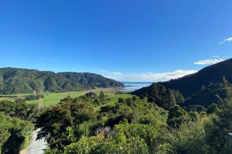 Photo of property in 180 Totaranui Road, Wainui Bay, Takaka, 7183