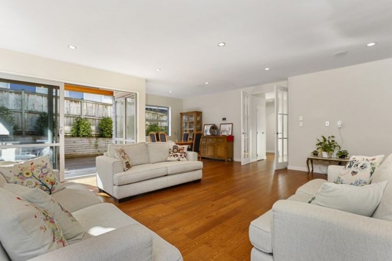 Photo of property in 7 Carex Way, Long Bay, Auckland, 0630