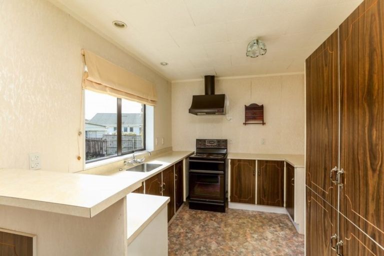 Photo of property in 8a Keats Place, Whalers Gate, New Plymouth, 4310