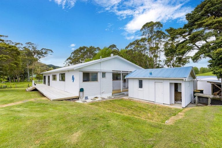 Photo of property in 3135 Kaipara Coast Highway, Glorit, Warkworth, 0984