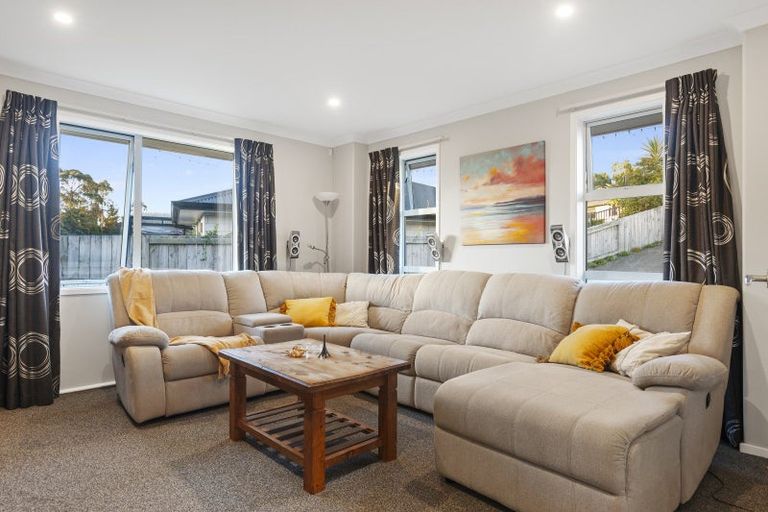 Photo of property in 21 Bob Carter Place, Welcome Bay, Tauranga, 3175