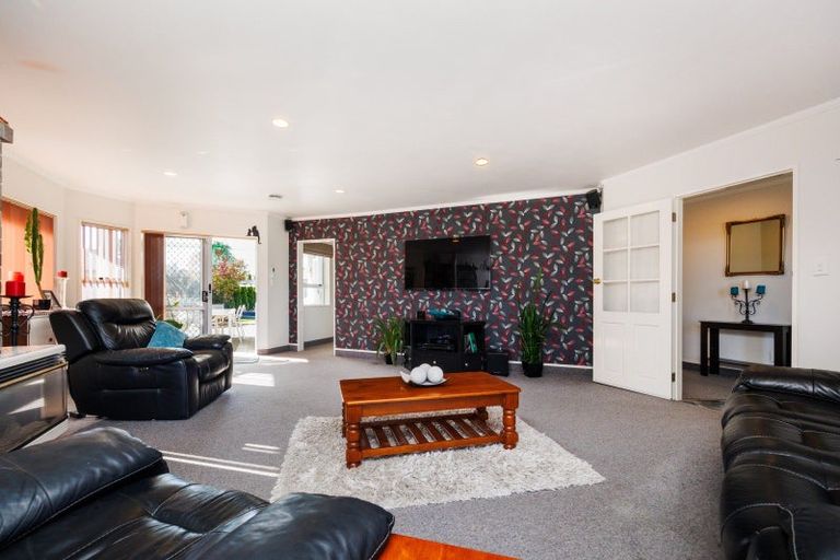 Photo of property in 12 Lancewood Lane, Roslyn, Palmerston North, 4414