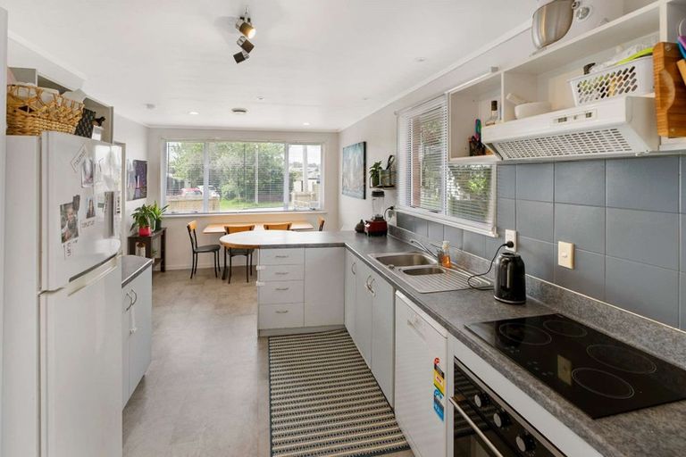 Photo of property in 4 John Road, Fairy Springs, Rotorua, 3015