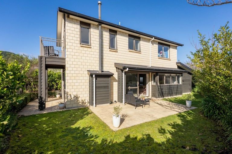 Photo of property in 42 Waterstone Avenue, Paraparaumu, 5032