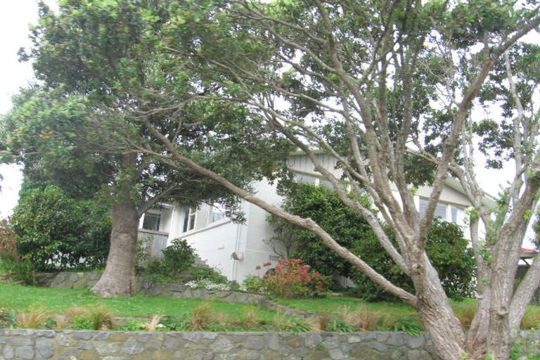 Photo of property in 31a Saint Edmund Crescent, Tawa, Wellington, 5028