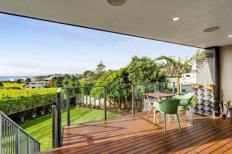 Photo of property in 3 Baring Terrace, Strandon, New Plymouth, 4312