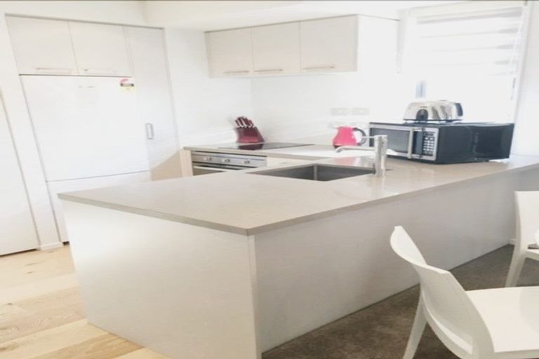 Photo of property in 2 White Road, Manurewa, Auckland, 2102