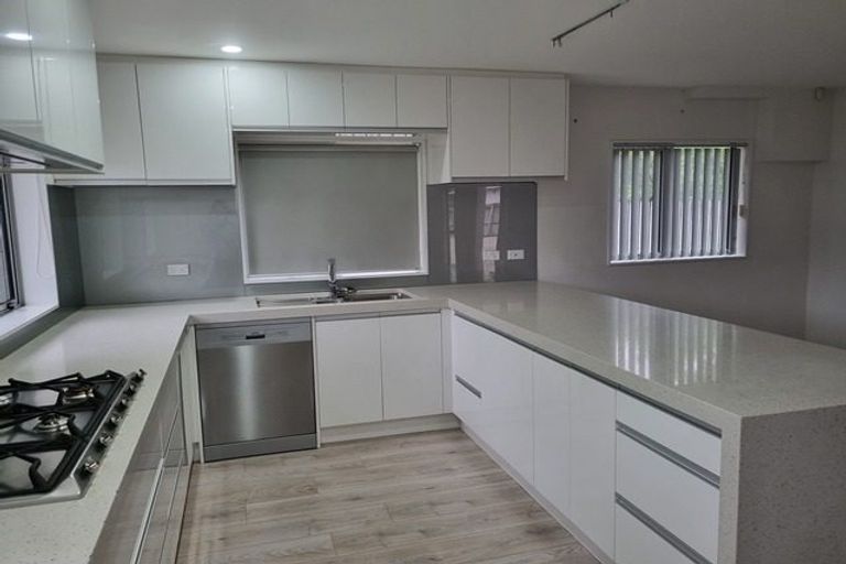 Photo of property in 63a Archibald Road, Kelston, Auckland, 0602