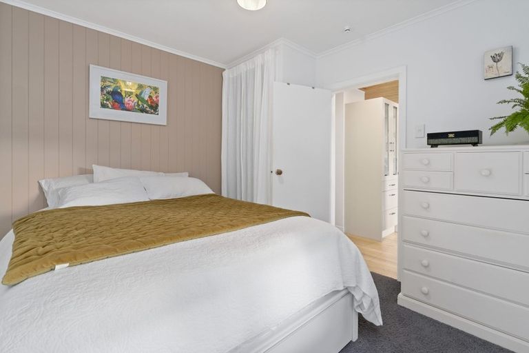 Photo of property in 802 West Coast Road, Oratia, Auckland, 0604