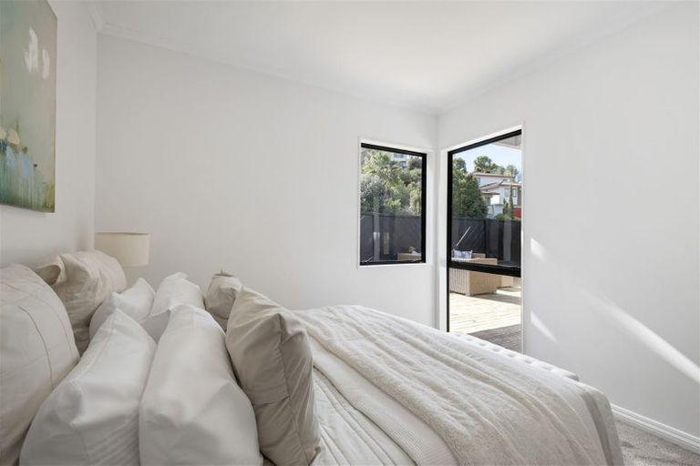 Photo of property in 2 Stitchbird Close, Murrays Bay, Auckland, 0630