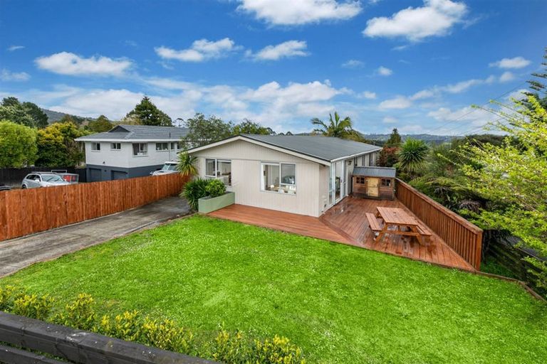 Photo of property in 10 Puketaha Road, Swanson, Auckland, 0816
