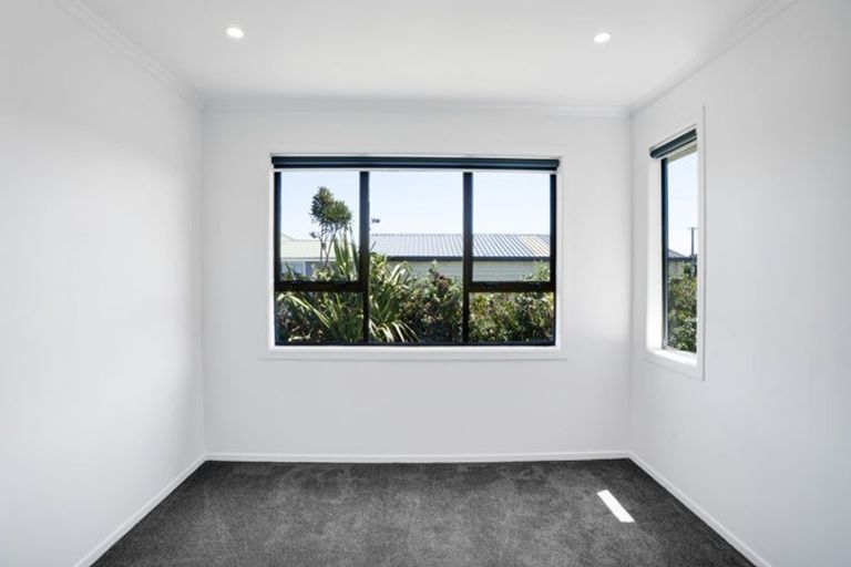 Photo of property in 80 Gisborne Terrace, Opunake, 4616