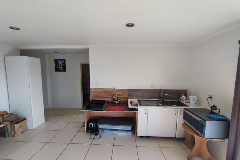 Photo of property in 48 Monte Cassino Place, Birkdale, Auckland, 0626