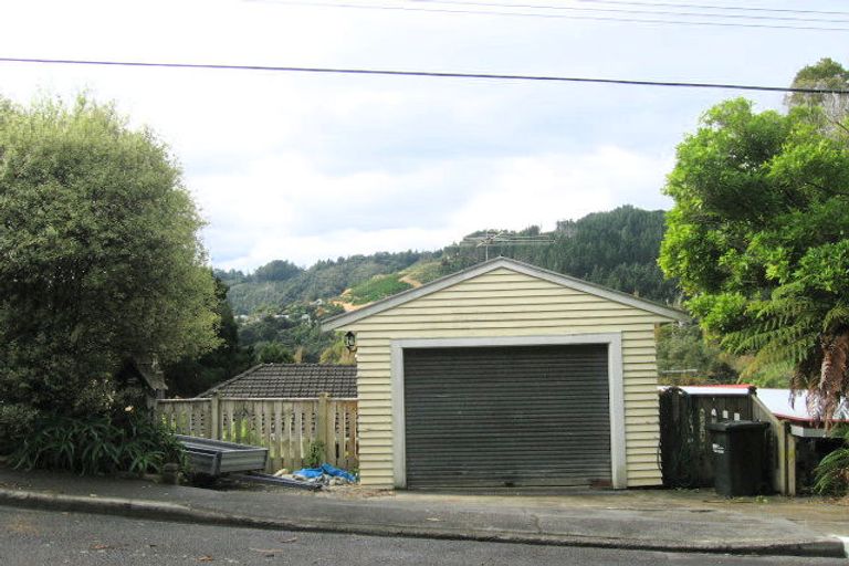 Photo of property in 71 Wyndham Road, Pinehaven, Upper Hutt, 5019