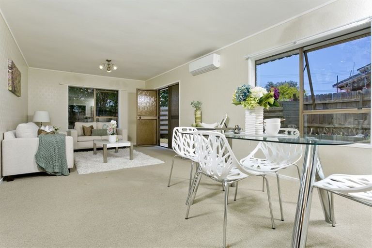 Photo of property in 2/149 Chivalry Road, Glenfield, Auckland, 0629