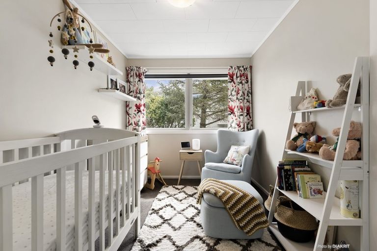 Photo of property in 11 Middlesex Place, Northland, Wellington, 6012