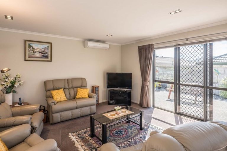 Photo of property in 25 Consort Close, Paraparaumu Beach, Paraparaumu, 5032