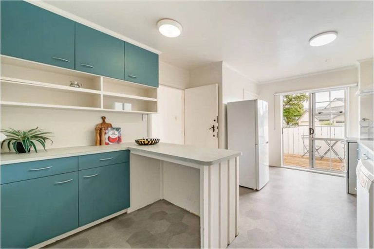 Photo of property in 1/23 Saint Columbans Grove, Boulcott, Lower Hutt, 5010