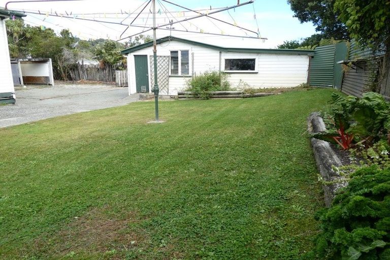 Photo of property in 82 Tasman Street, Karoro, Greymouth, 7805