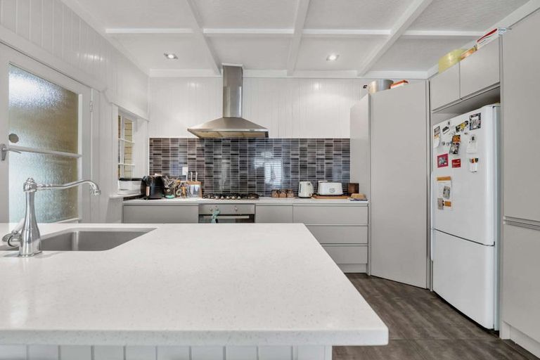 Photo of property in 190 Great South Road, Huntly, 3700